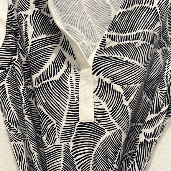 Womens dress - Picture 3 of 3